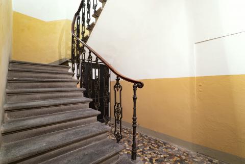 Artemide Guest House entrata scale 2